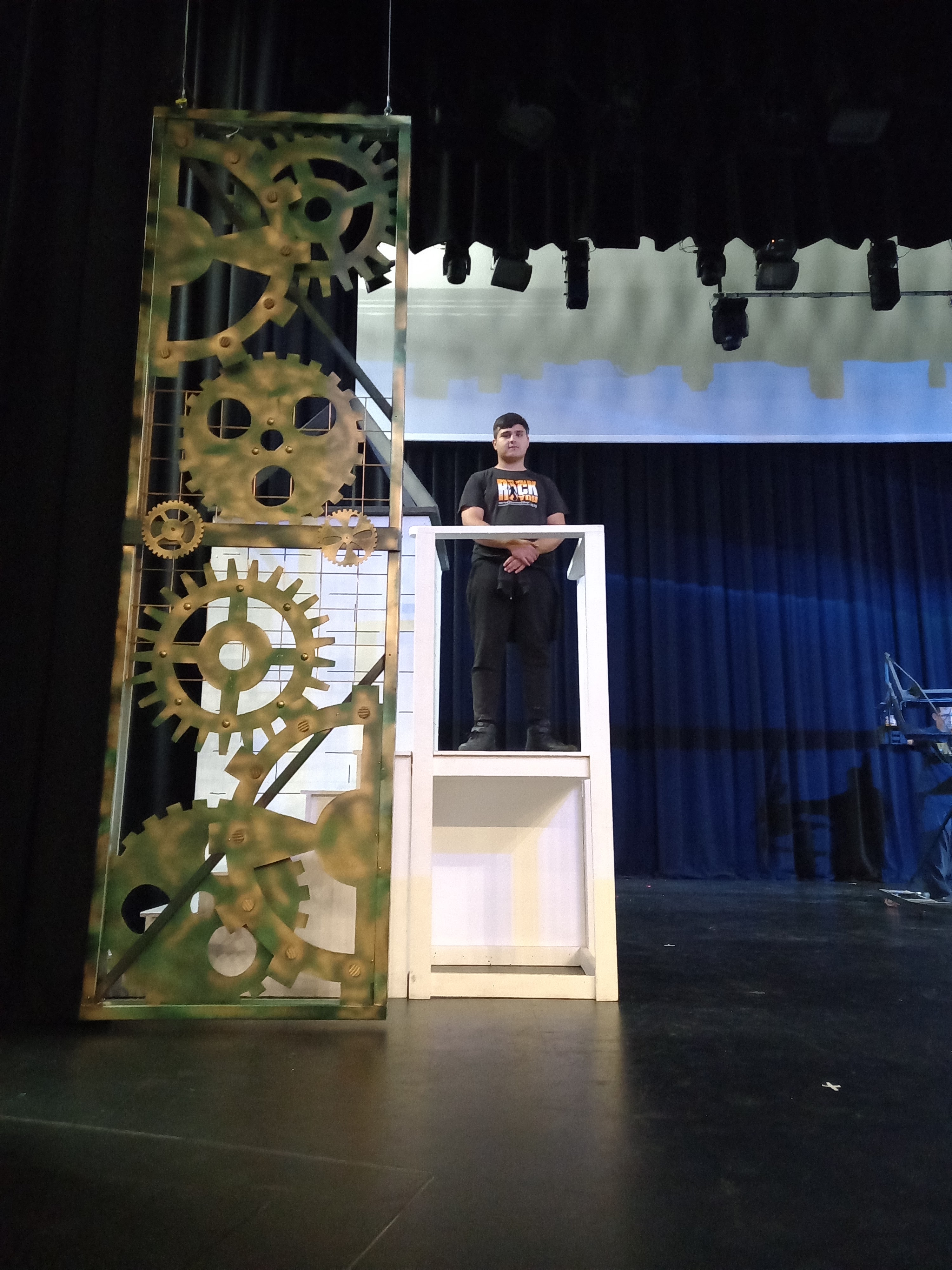 Wicked Set with Mechanical Gears